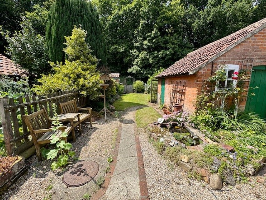 Images for Hillside Cottages, Ipswich, Freston, IP9 1AA